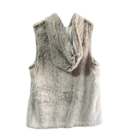 Altar'd State Faux Fur Teddy Hooded Vest Beige Cream Size Medium Zip Closure - Picture 3 of 10